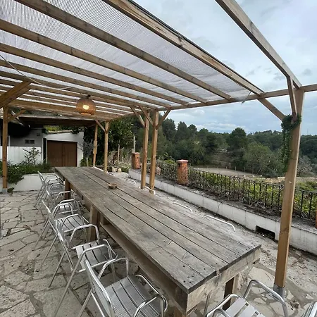 Spacious House + Pool Tortosa