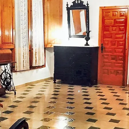 Spacious House + Pool * Tortosa