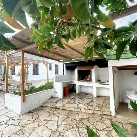 Spacious House + Pool Dom wakacyjny Tortosa