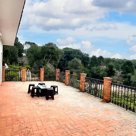 Spacious House + Pool Сasa de vacaciones *